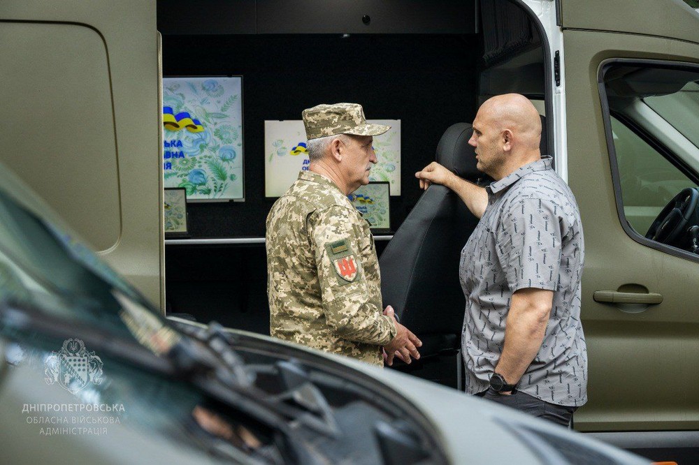 Дніпропетровщина передала техніку воїнам зенітникам (фото) 5