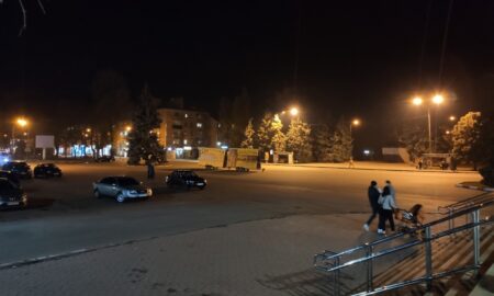 «А для кого? Якщо о 19:30 на вулицях Нікополя вже майже немає людей»: мер прокоментував можливість подовження роботи вуличного освітлення (відео)