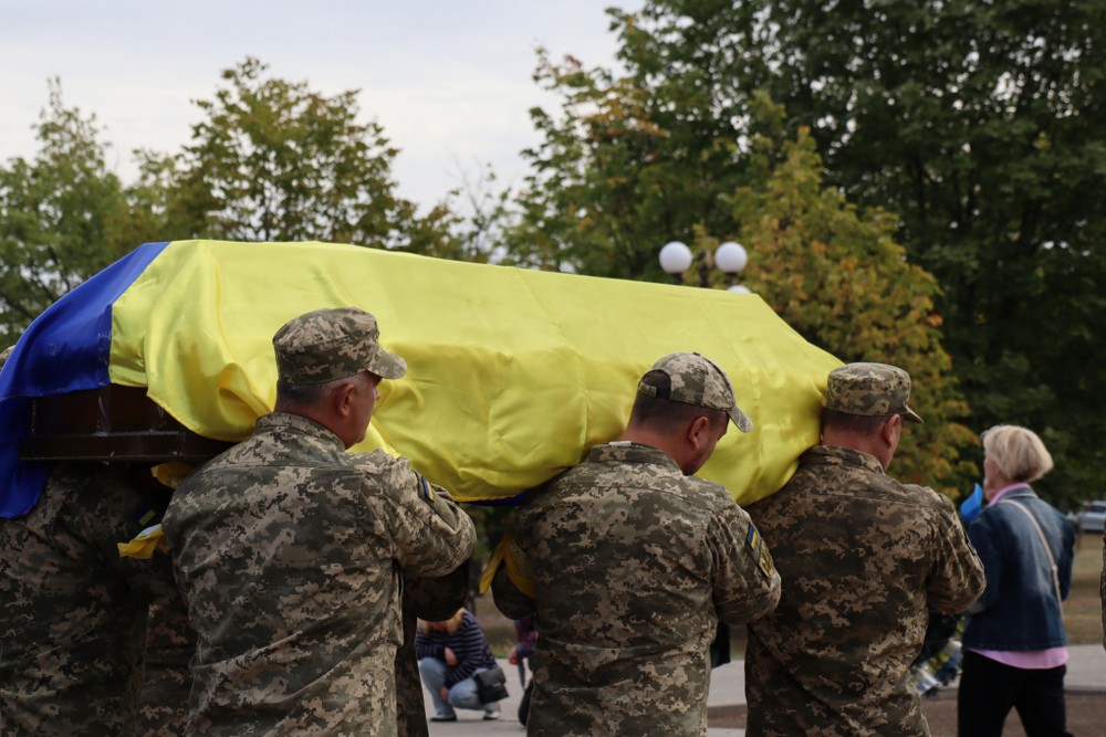 Загинув 15 місяців тому: на Нікопольщині сьогодні провели в останню дорогу полеглого Захисника (фото)