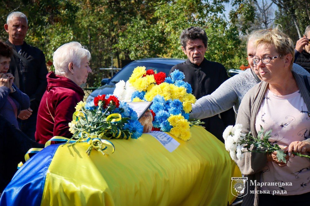Марганець сьогодні провів в останню путь Захисника Олексія Захарова 10