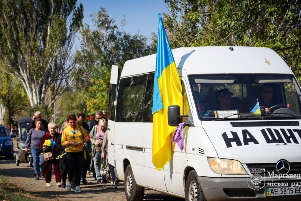 Марганець сьогодні провів в останню путь Захисника Олексія Захарова 6