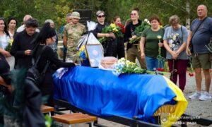 Марганець сьогодні провів в останню путь полеглого Захисника (фото) 7