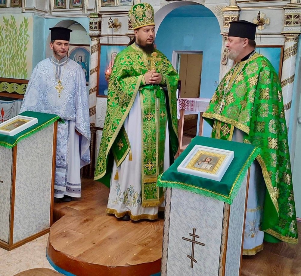 На Нікопольщині молитовно вшанували покровителів храму (фото)