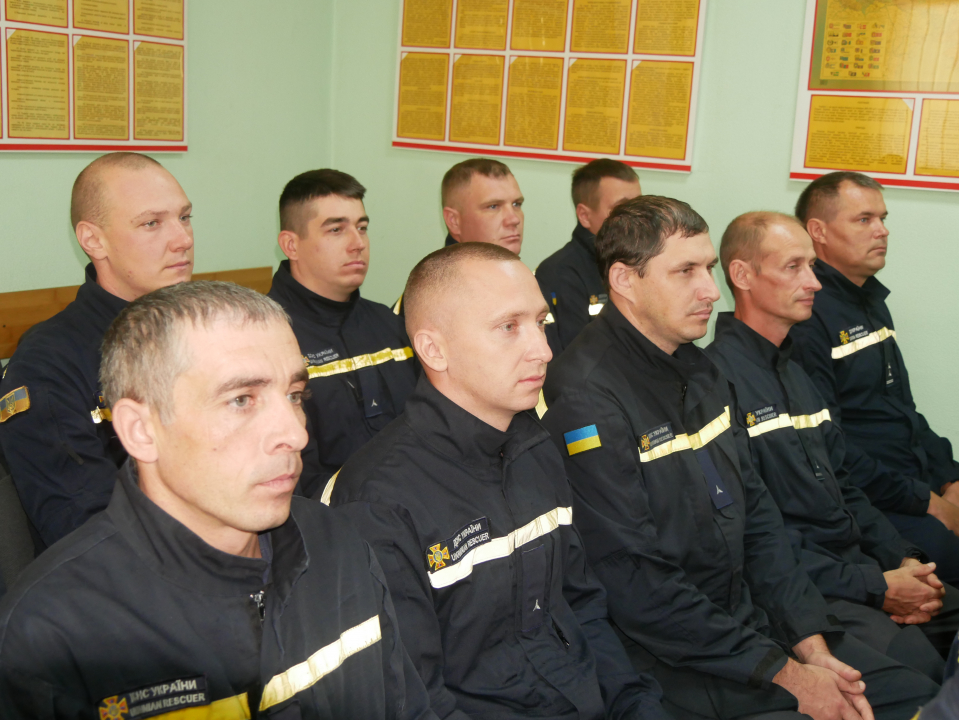 У Покрові сьогодні привітали рятувальників з професійним святом і вшанували пам’ять полеглих героїв без зброї (фото)