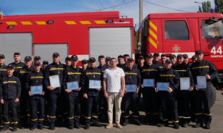 У Покрові сьогодні привітали рятувальників з професійним святом і вшанували пам’ять полеглих героїв без зброї (фото)