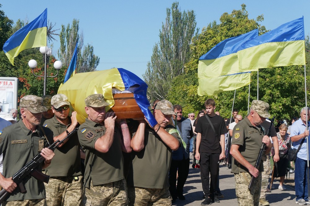 Покров сьогодні провів в останню путь полеглого Захисника 4