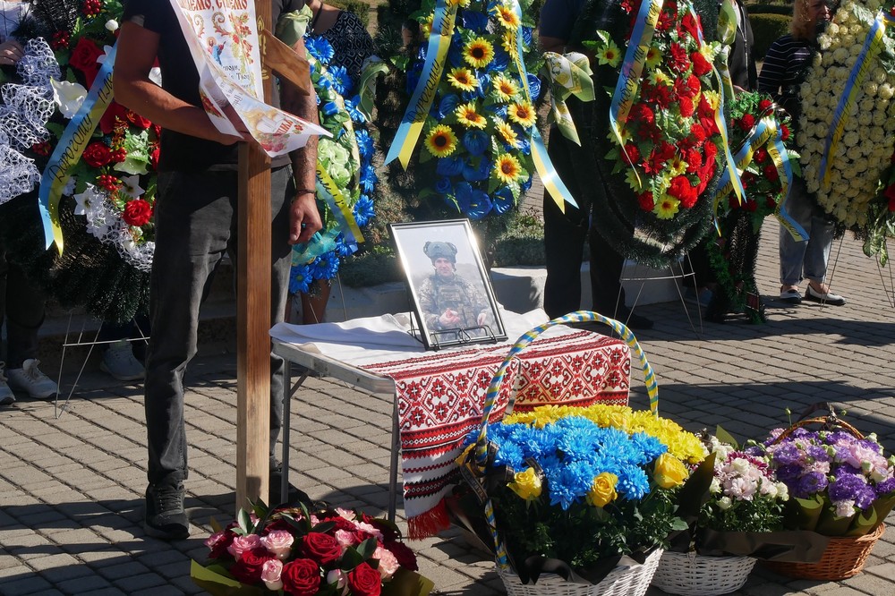 Покров сьогодні провів в останню путь полеглого Захисника 5