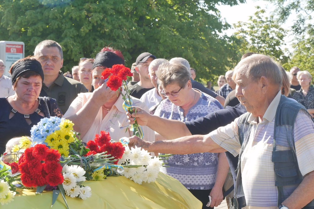 Покров сьогодні провів в останню путь полеглого Захисника 9