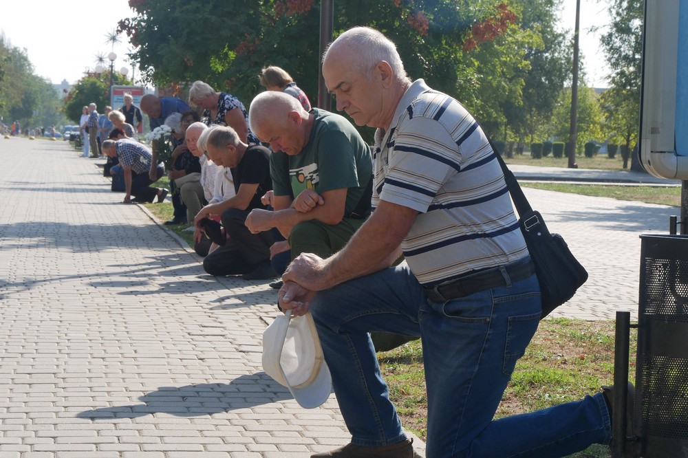 Покров сьогодні провів в останню путь полеглого Захисника (фото) 2