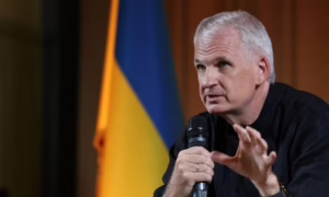 Прифронтовий Нікополь відвідав американський історик Тімоті Снайдер – ЗМІ 3