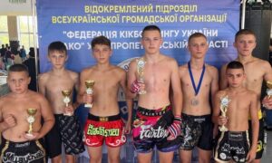 Спортсмени з Покрова здобули медалі на обласних змаганнях з кікбоксингу (фото)
