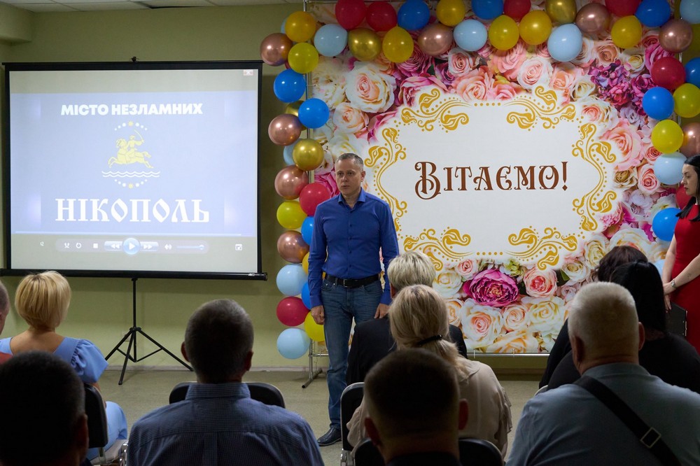 У Нікополі сьогодні спортсменів і тренерів привітали з професійним святом (фото)