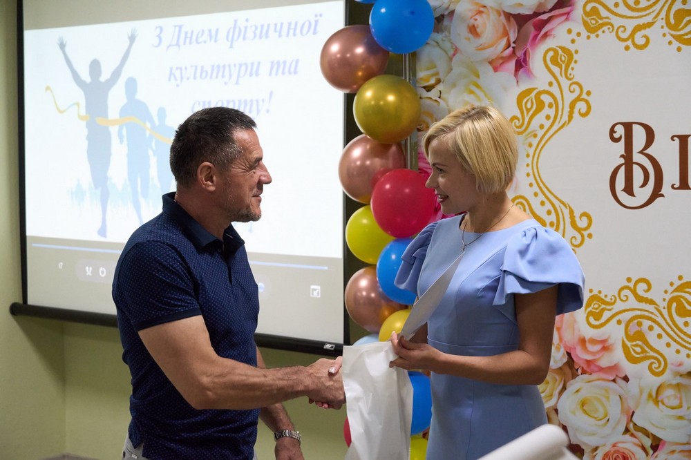  У Нікополі сьогодні спортсменів і тренерів привітали з професійним святом (фото) 15