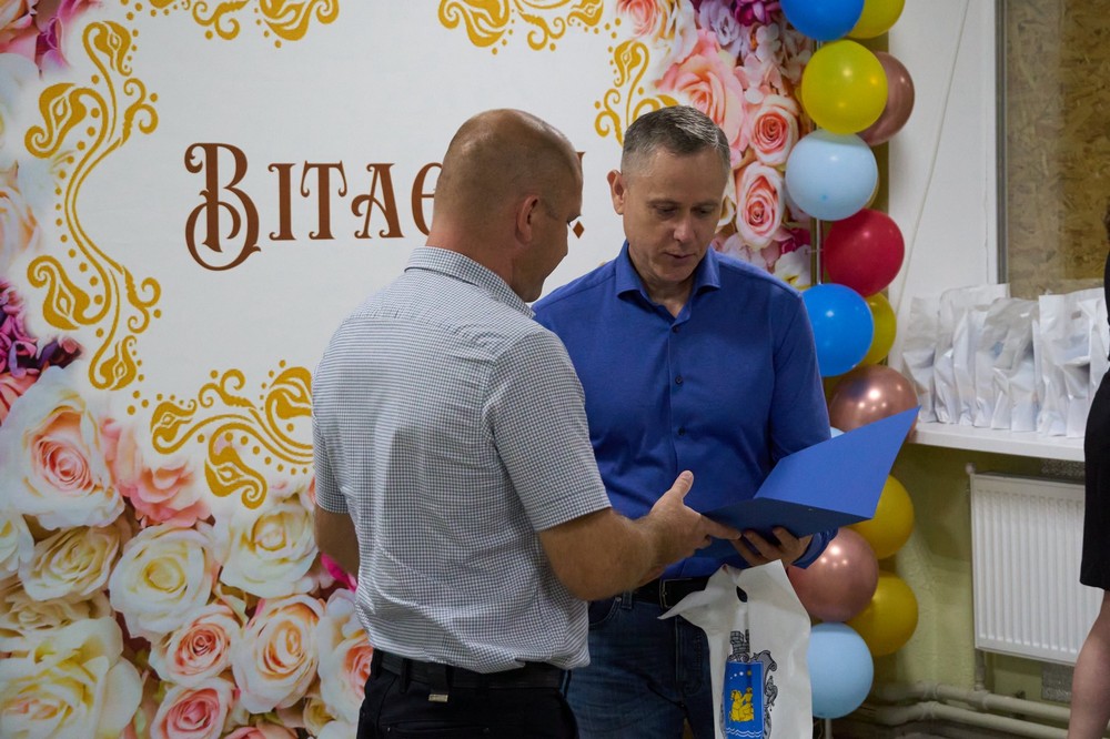  У Нікополі сьогодні спортсменів і тренерів привітали з професійним святом (фото) 2