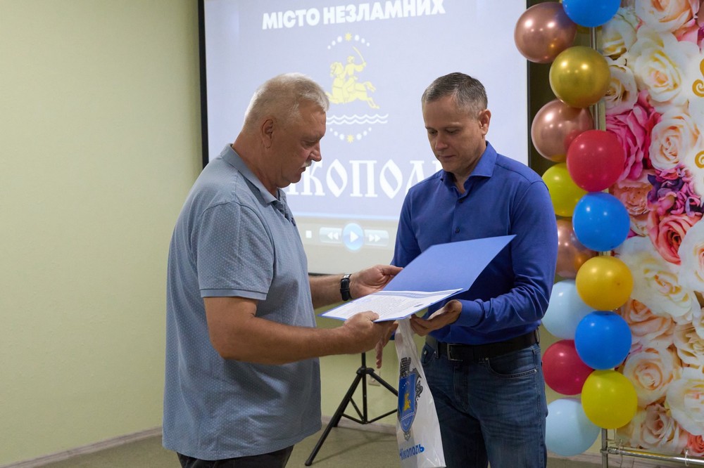  У Нікополі сьогодні спортсменів і тренерів привітали з професійним святом (фото) 4