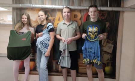 У Нікополі виготовляють екоторбинки з вживаних футболок