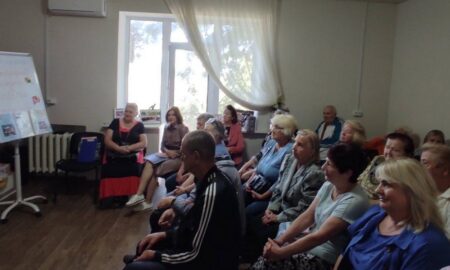 У терцентрі Нікополя популяризують освіту дорослих серед отримувачів послуг