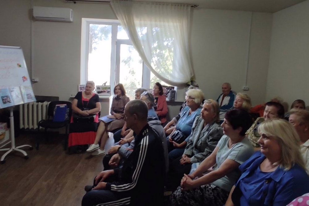 У терцентрі Нікополя популяризують освіту дорослих серед отримувачів послуг