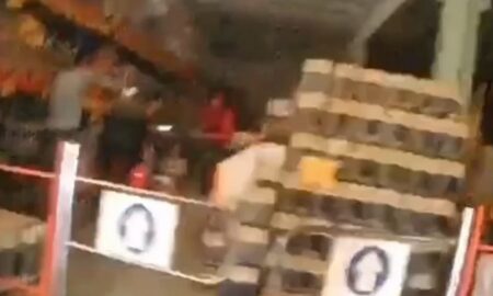Удар по магазину у Нікополі: з’явилося відео евакуації поранених
