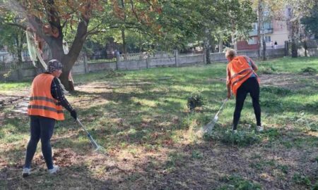 Ремонтували дороги, фарбували дитячі майданчики і вивозили сміття: чим займалися комунальники Марганця з 15 по 21 вересня 23 чим займалися комунальники Марганця з 15 по 21 вересня 3