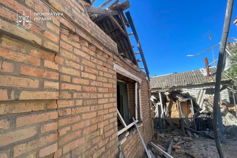 на Нікопольщині ворожий дрон влучив в авто з хлібом (фото)
