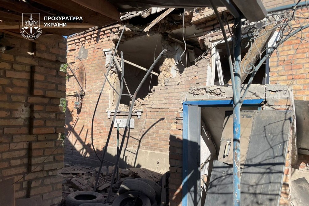 на Нікопольщині ворожий дрон влучив в авто з хлібом (фото) 3