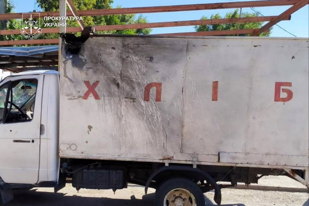 на Нікопольщині ворожий дрон влучив в авто з хлібом (фото) 4