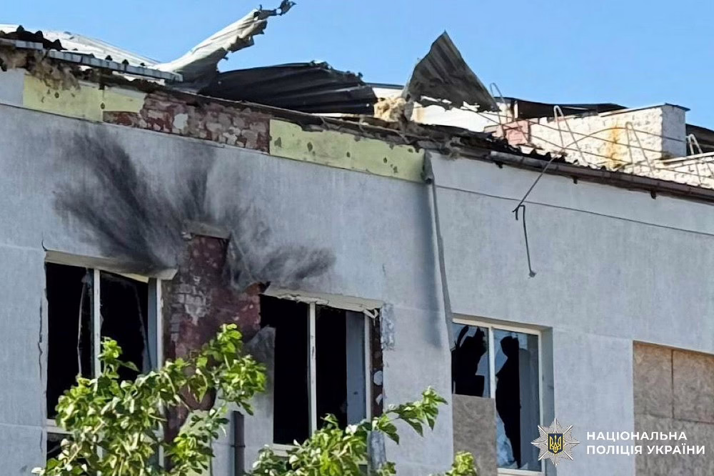 наслідки атак по Нікополю, Марганцю і області зафіксували поліцейські (фото)