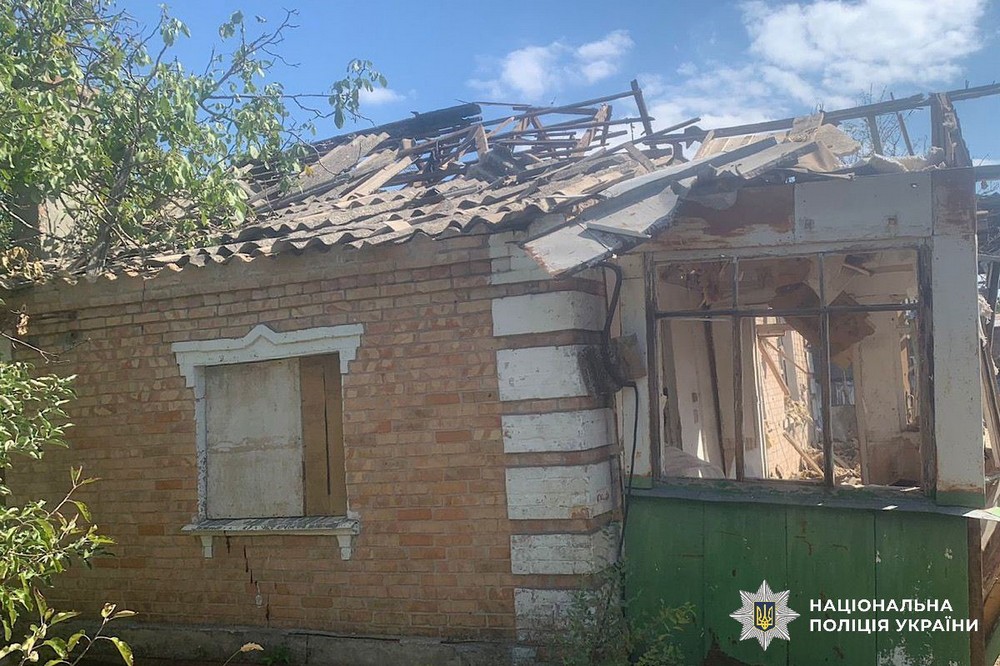 наслідки обстрілів Нікополя та району, зафіксували правоохоронці 3