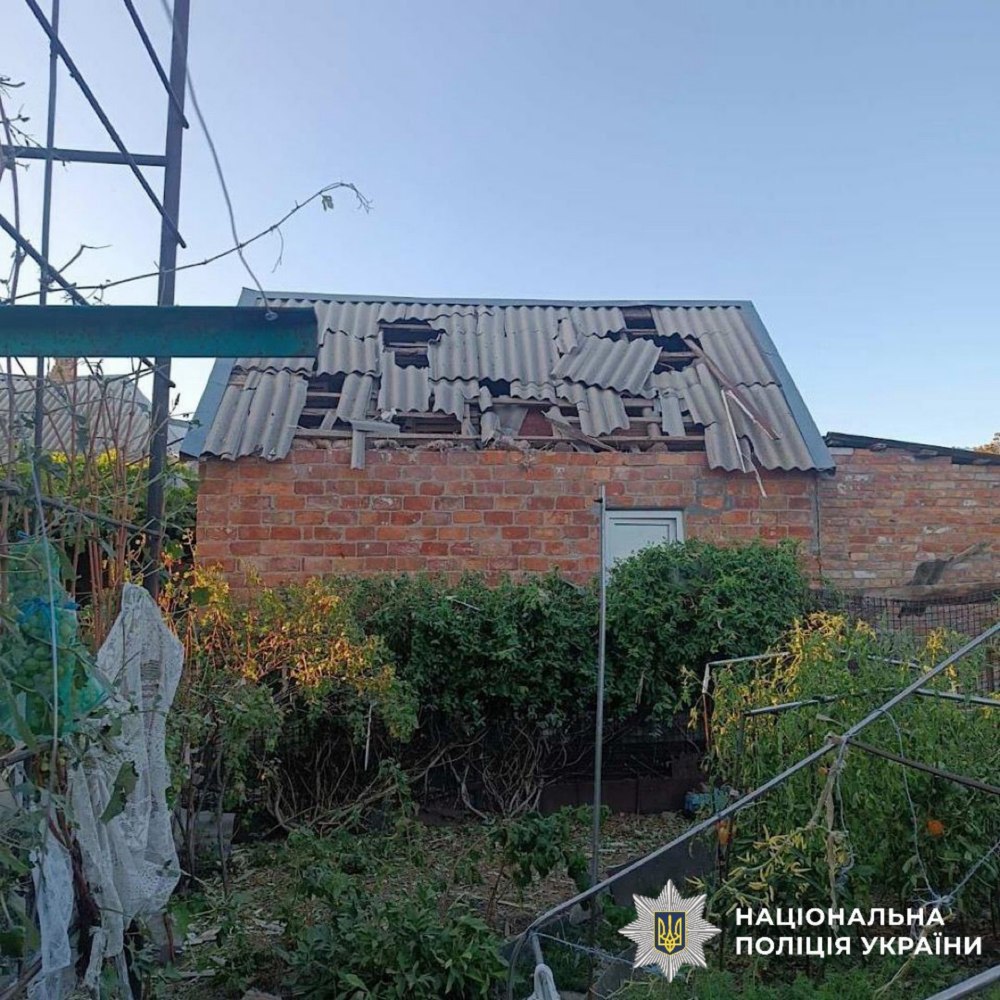 наслідки обстрілів Нікополя та району, зафіксували правоохоронці 6