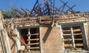 наслідки обстрілів Нікополя та району, зафіксували правоохоронці 9