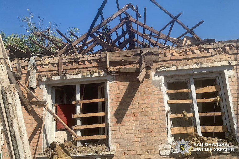 наслідки обстрілів Нікополя та району, зафіксували правоохоронці 9