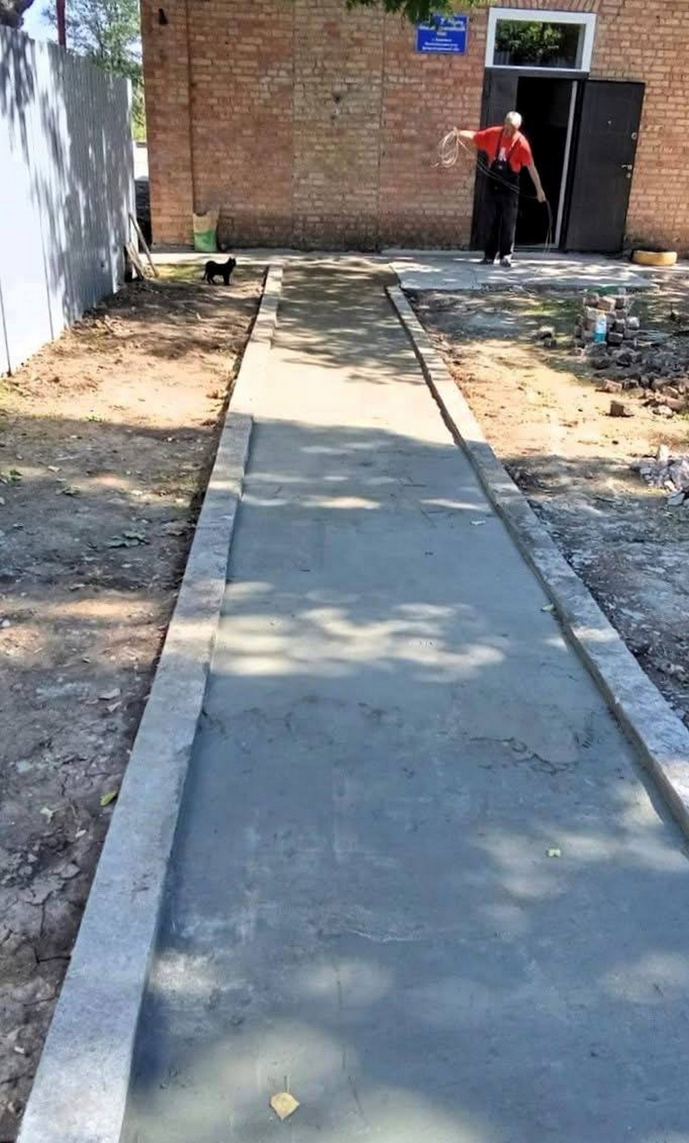 Прибирання, паркани, доріжки: які роботи з благоустрою проводяться у Червоногригорівській громаді (фото)