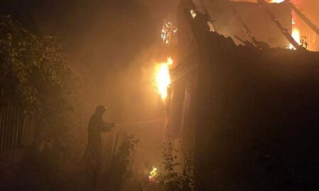 На Нікопольщині є загиблий, під ударами були також Дніпро, Криворіжжя і Синельниківщина – є поранені, багато руйнувань, виникли пожежі (фото)