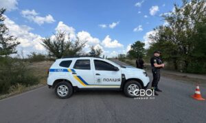 На Дніпропетровщині поліцейський застрелився з табельної зброї у службовому авто – ЗМІ