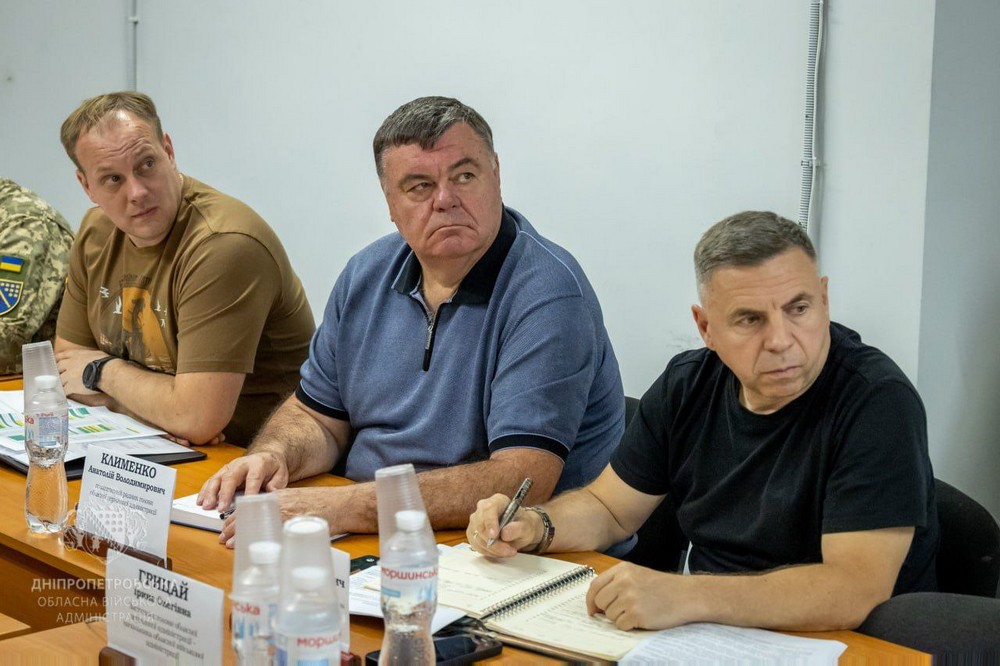 «Жодних скупчень людей у прифронтових громадах!»: начальник ДніпроОВА провів раду оборони області