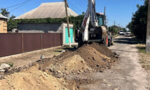 У Червоногригорівській громаді активно замінюють зношені труби водопроводу (фото)