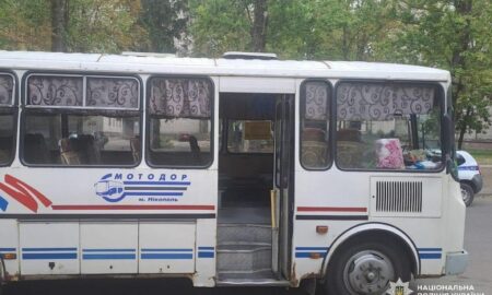 Понад 50 ударів по Нікопольщині і атаки на Синельниківщину: поліція показала фото наслідків і розповіла подробиці