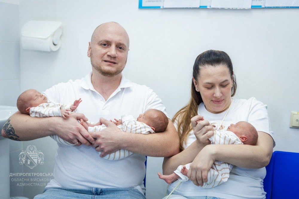Унікальна подія: у пари з Нікополя народилася трійня, також батьками трійні стали дніпряни! (фото)