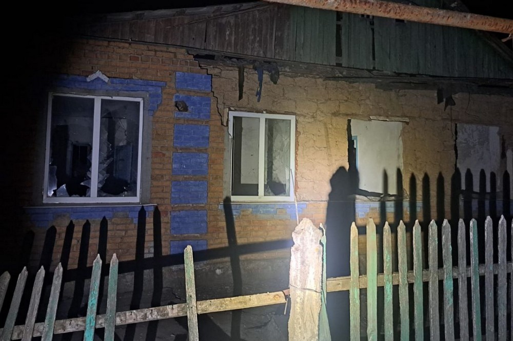 На Нікопольщині є поранена і руйнування, ворог атакував область БпЛА – виникли пожежі (фото)