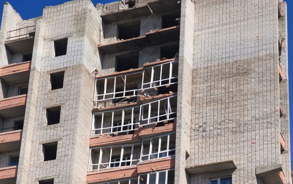 У Нікополі двоє поранених, побито магазини і будинки, під ударом були також район, Синельниківщина і Криворіжжя (фото)