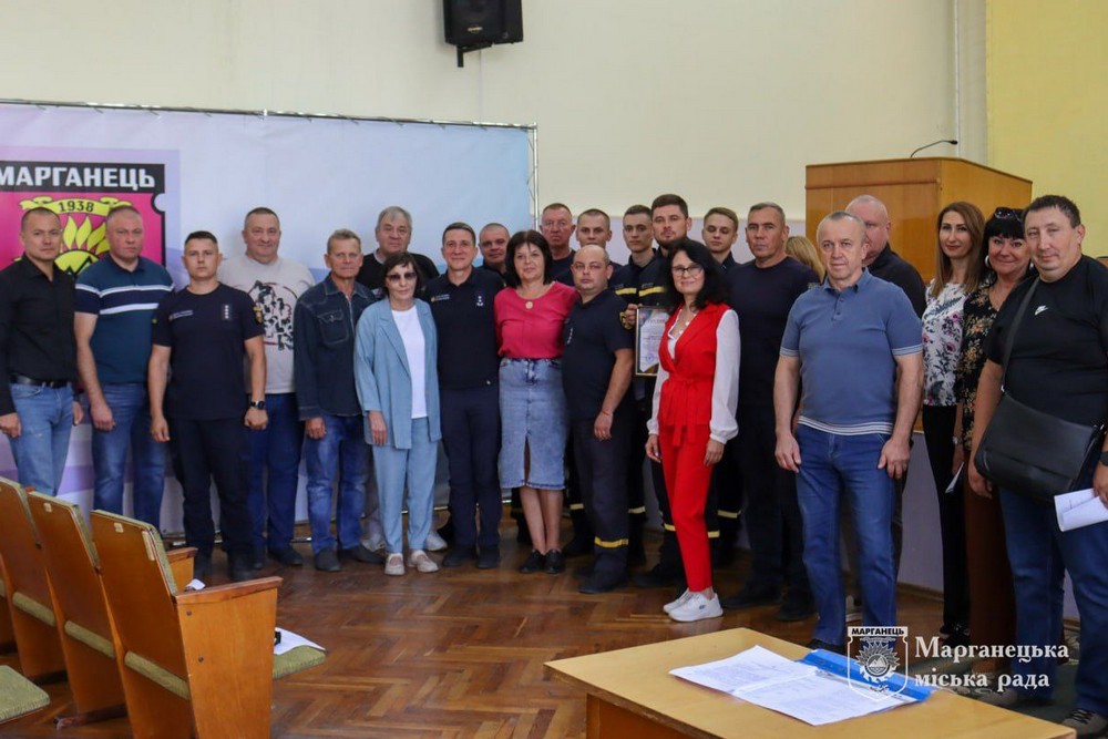 У Марганці нагородили 5-х рятувальників і обговорили питання підготовки до опалювального сезону: відбулося позачергове засідання виконкому