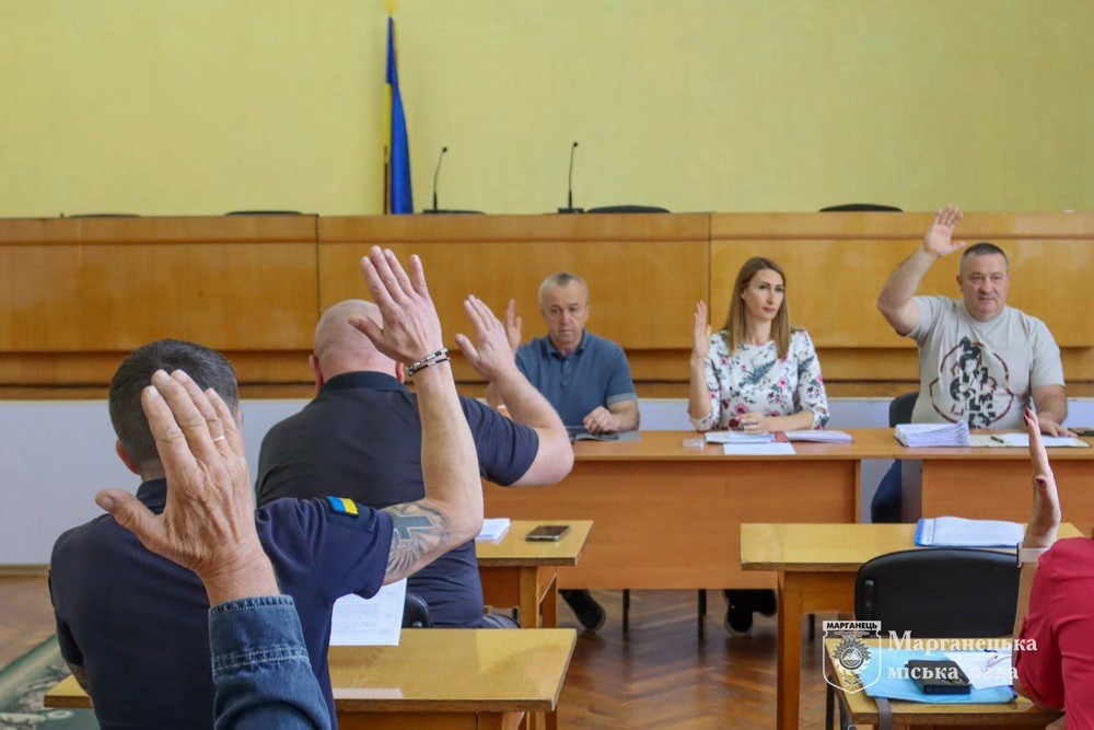 У Марганці нагородили 5-х рятувальників і обговорили підготовку до опалювального сезону: відбулося позачергове засідання виконкому