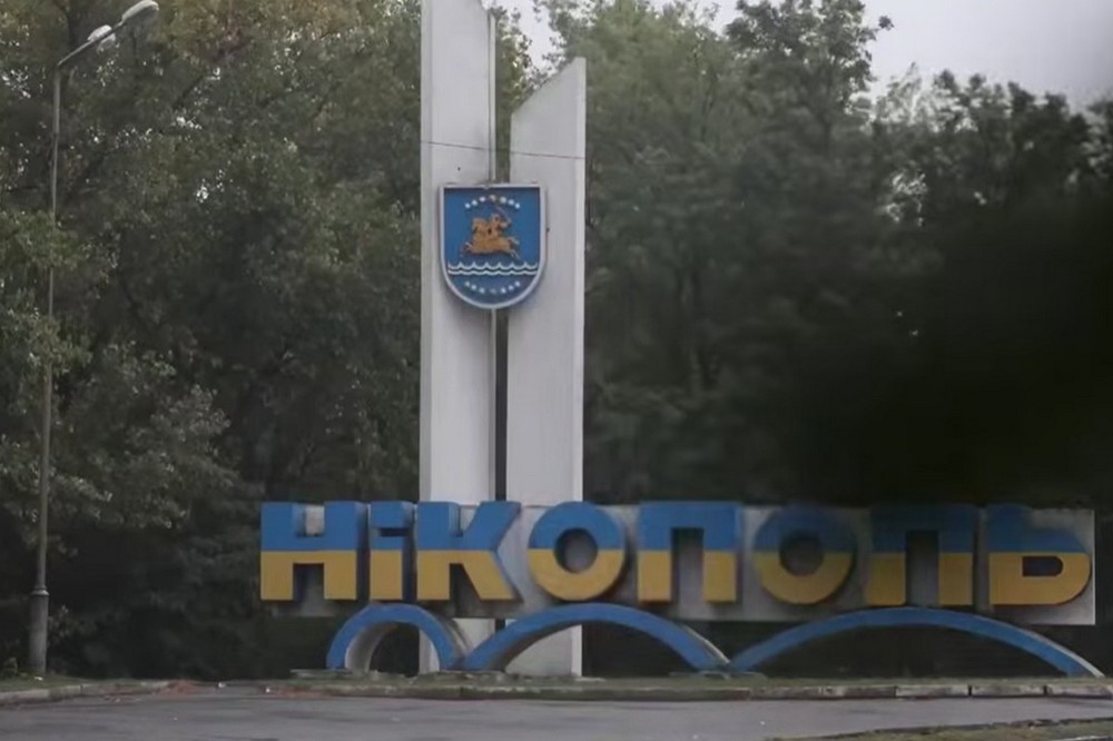 Глава МВС Клименко на Нікопольщині: «Головне – евакуація, доставка води і продуктів, допомога. В деяких громадах вже знищені будівлі поліції та ДСНС»