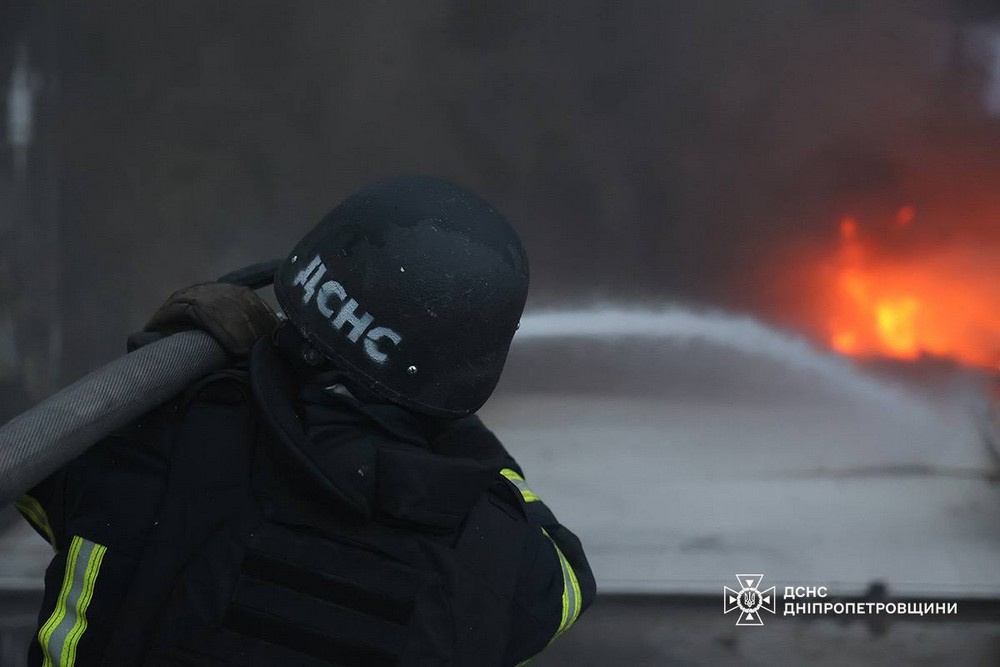 У ДСНС розповіли про атаки на Нікопольщину, Синельниківський і Дніпровський райони за добу (фото)