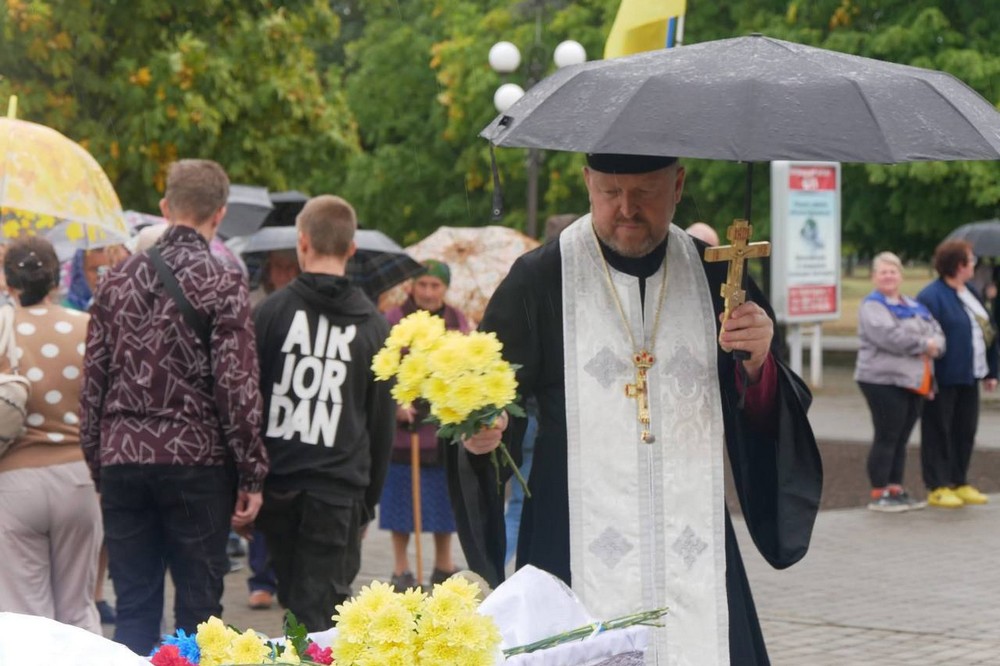 на Нікопольщині сьогодні провели в останню путь Захисника (фото)