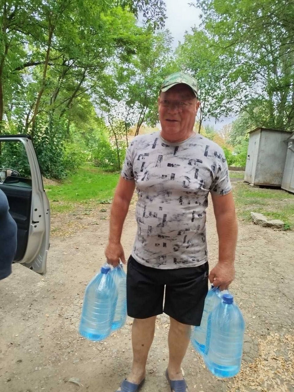 Мешканці Марганецької громади отримали 4212 пляшок води і 1440 продуктових наборів від GEM (фото)