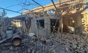 Ракетні удари, бомби і обстріли Нікопольщини: двоє поранених і багато руйнувань на Дніпропетровщині сьогодні (фото)
