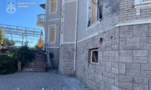 Ворог вдарив по Нікополю і влучив у магазин, по Дніпру вгатив ракетою: багато поранених і загиблий в області – подробиці від прокуратури