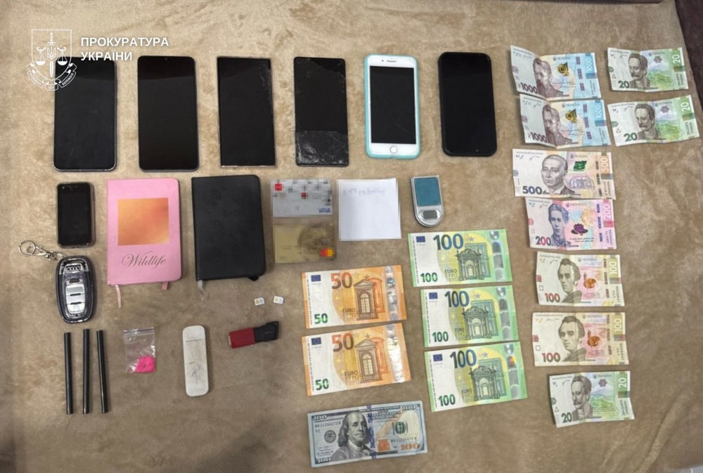 Продавали наркотики у Нікополі і Покрові